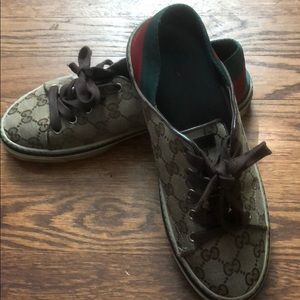Gucci lace up sneakers